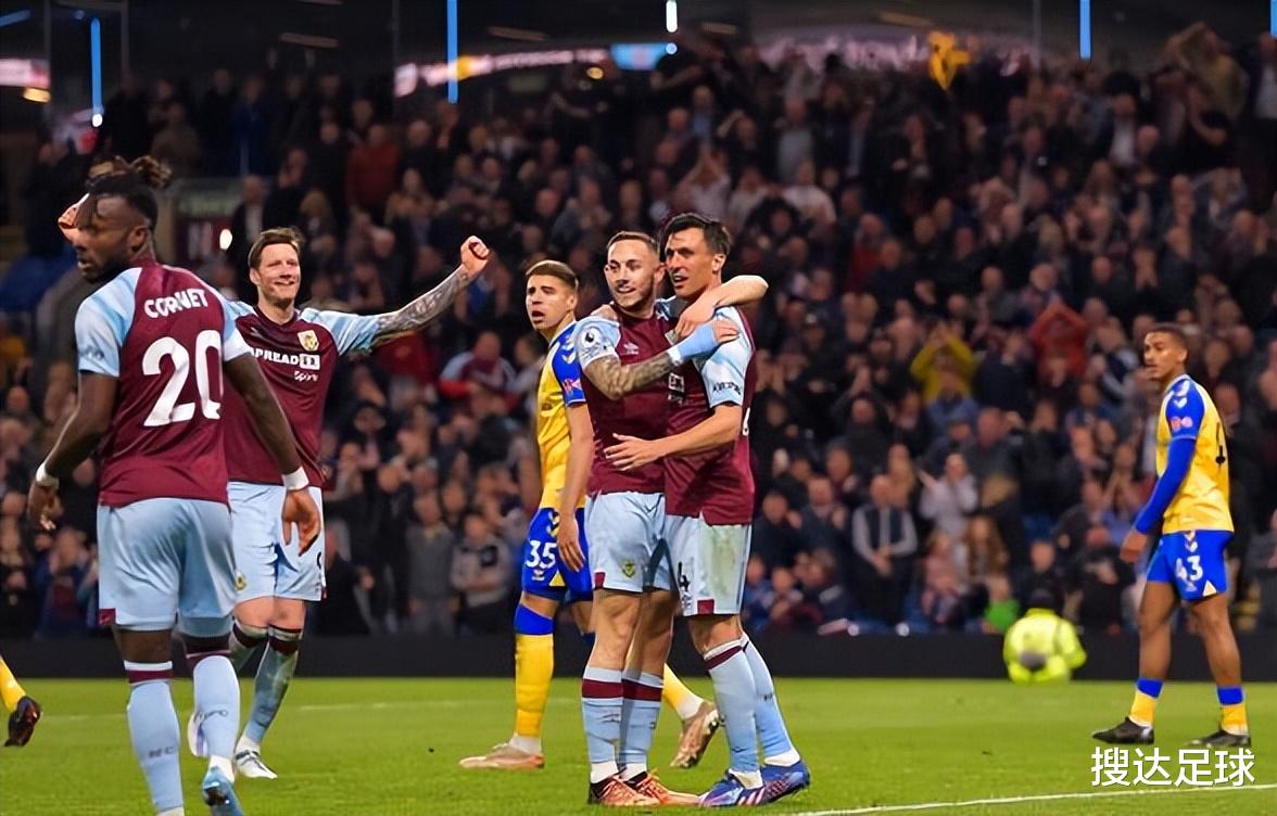 英超|2-0！英超倒数第3终于赢了：收获近9轮第2胜，兰帕德保级压力剧增