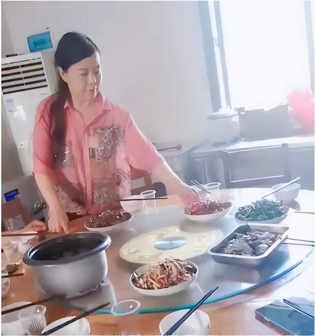 带货|不忍了?田静评论区罕见回怼网友评论,姚威不如孙海洋儿子有担当