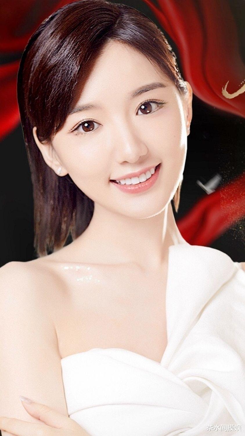 周冬雨|寡淡脸一遇港风就惊艳？周冬雨霸总，毛晓彤惊艳，鞠婧祎改头换面