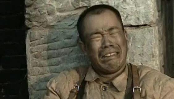 亮剑|亮剑:同样是王有胜守仓库,旧版得意洋洋,新版表情呆楞