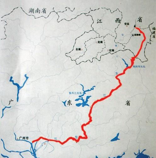 |男子东江野钓“双飞”,一条长嘴怪鱼引来钓友围观,有人认识吗?