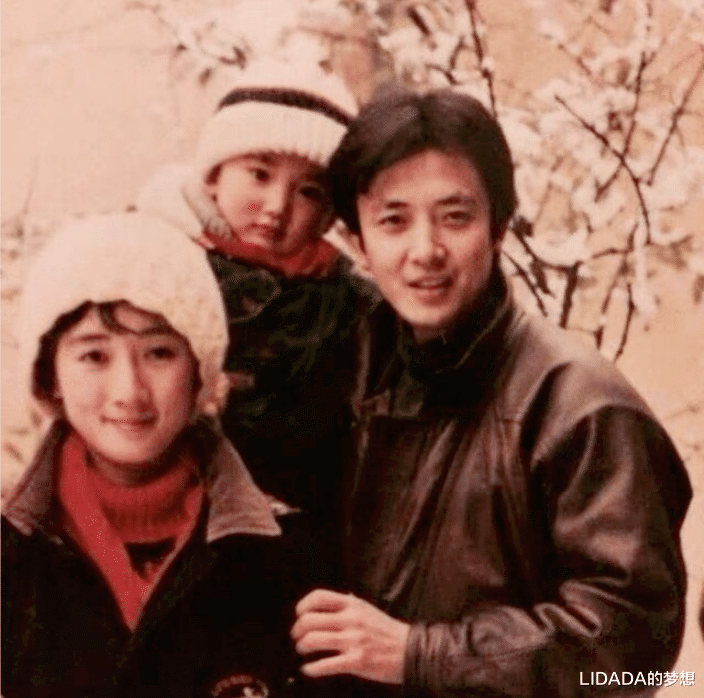 侯长荣|著名演员侯长荣：与妻子“红楼”相遇，结婚37年生一女，幸福美满