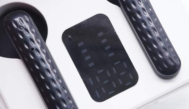 无线耳机|内置英集芯IP5333多功能电源管理SOC，Kiss me Q8真无线耳机拆解