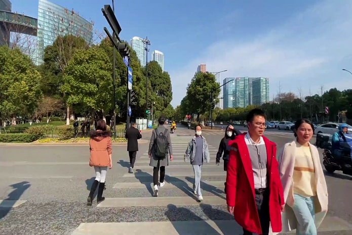 杭州|一个国际大都市，因其美丽的风景而闻名于世，人民友好