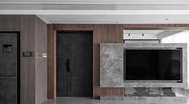 随着去电视+去客厅化的流行,电视柜也被地台取代,确实漂亮实用