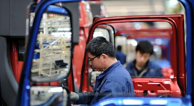 中心城市|送外卖,还是进工厂?