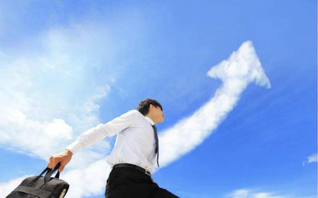 央视|收破烂成千万网红，拒绝400万年薪，被央视点赞，刘阿楠什么来头