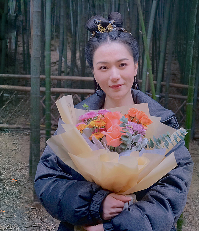 灿烂的季节|阚清子新剧《抱住锦鲤相公》将袭,挑战双面人设,搭档90后偶像小生