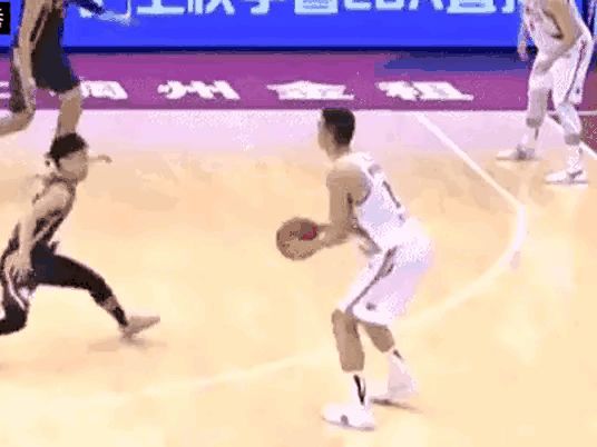 北京冬奥会|为何身高192的郭艾伦会经常被人盖帽，而183的徐杰却很少？