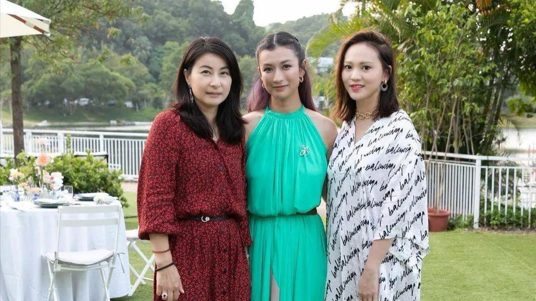 高晓松|“清醒贵妇”郭晶晶：被香港阔太圈，踢出局？公公一个举动真解气