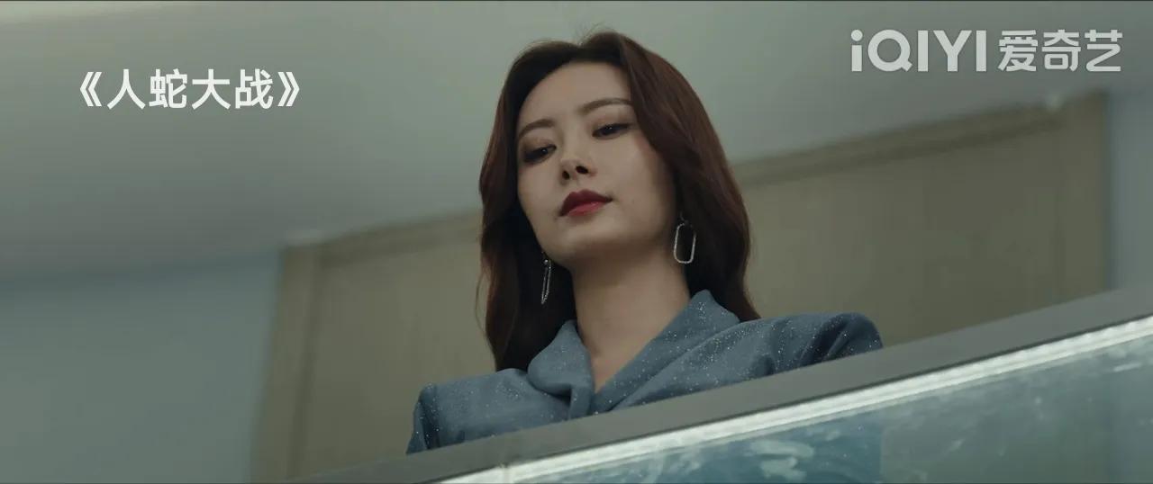 车晓|刚上映的《人蛇大战》,飙升榜第一,怕蛇者误入,满屏都是蛇