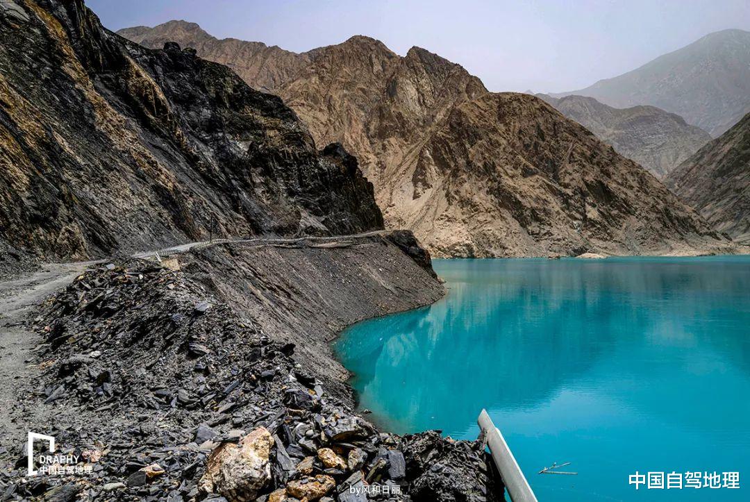 自驾|是怎样的穿越线，竟被认为惊险程度远超大部分的进藏线？|中国自驾地理