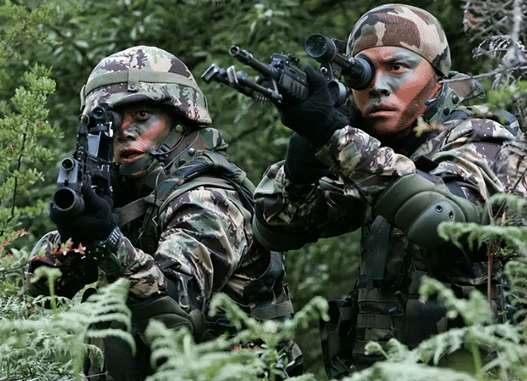 袁朗|士兵突击：接受成才，当真是因为他变了？袁朗究竟是怎么想的？