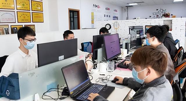 小姐姐|职场里有3种“老油条”，平时装作傻白甜，聪明的人不跟他们深交