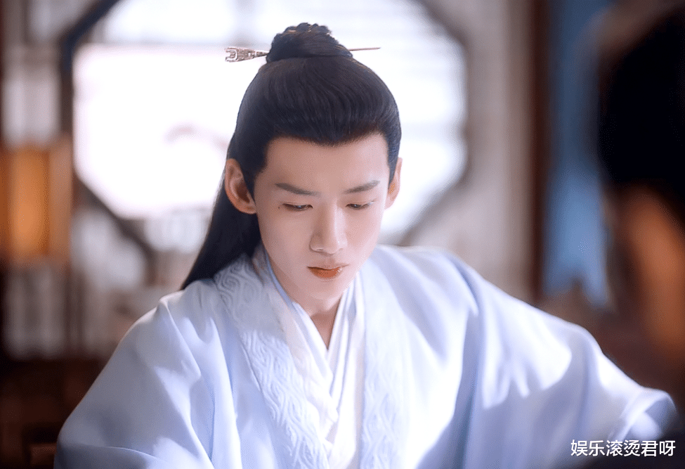 卿卿日常|白敬亭《卿卿日常》告诉我们：只要女配够清醒，真没男主什么事