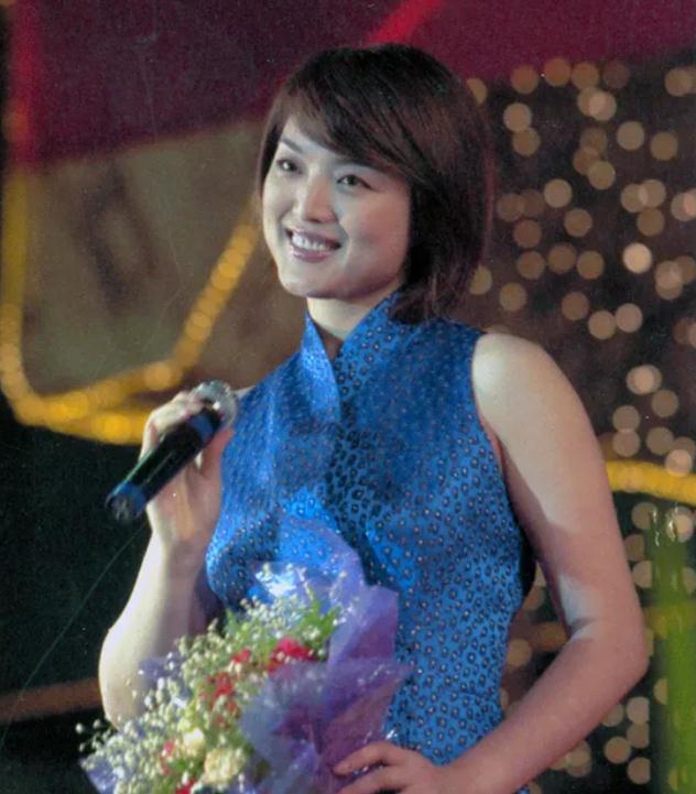 白雪|“年下恋”有多滋润？白雪嫁小8岁原艺，爱情事业都逢第二春