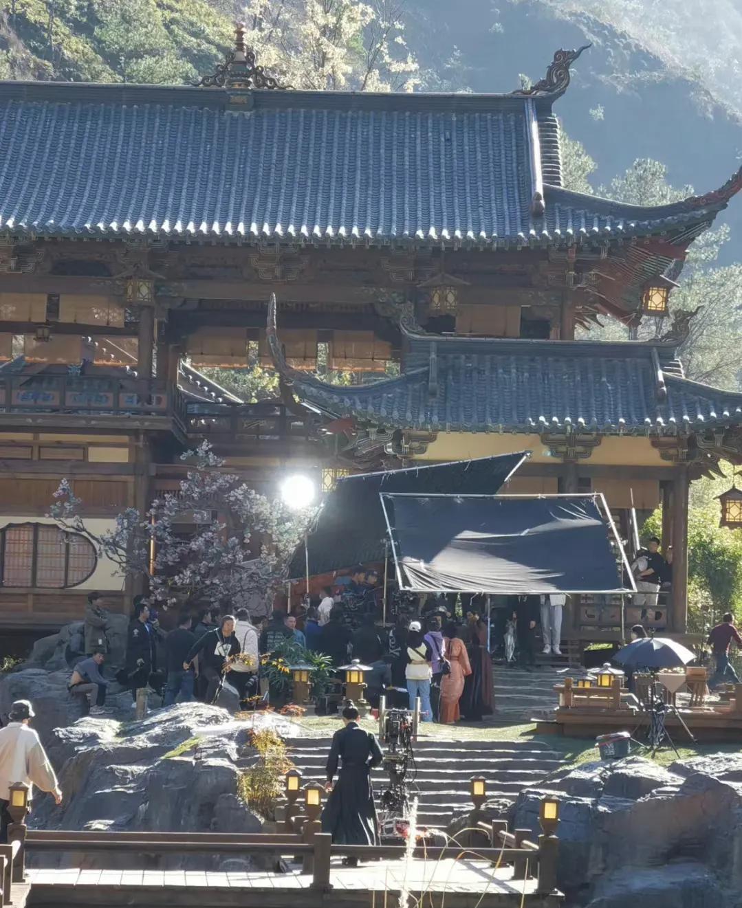 法钱|刘宇宁《折腰》造型有加分，主公味有了，与季肖冰成情敌看点足