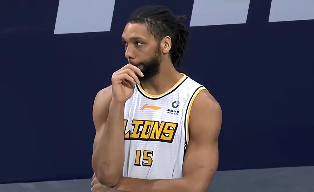 奥卡福|身高臂展全面压制，NBA的榜眼奥卡福为什么被莫兰德吊打？