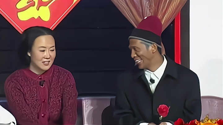 宋小宝|宋小宝晒42岁庆生照,吹蜡烛动作喜感,被粉丝玩梗调侃皮肤黑