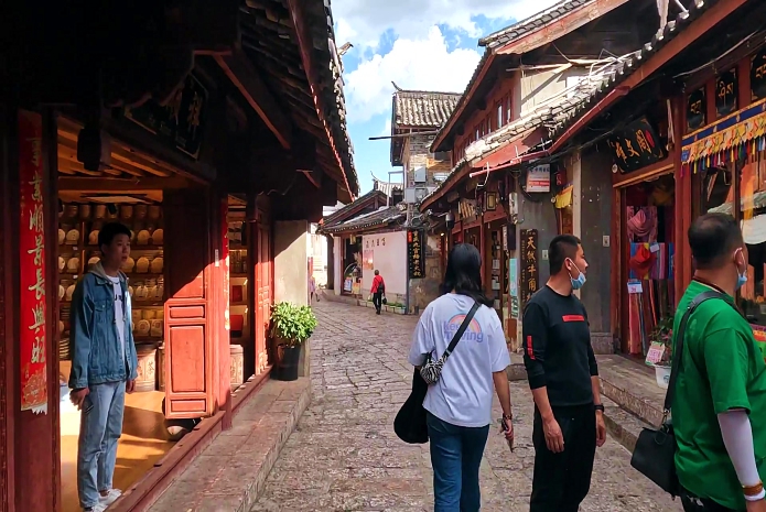 旅游市场|云南一座古城迎来新一批游客，却几乎不消费，商家正为生计发愁