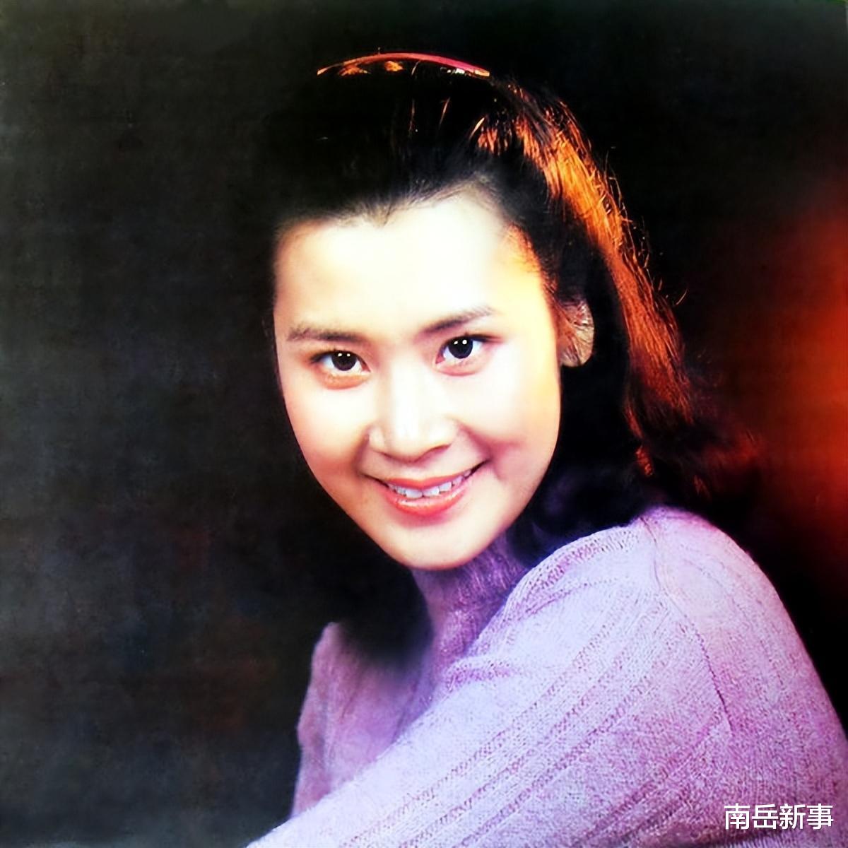 肖雄|肖雄:80年代家喻户晓,巅峰时为了事业而离婚,如今过得怎么样了