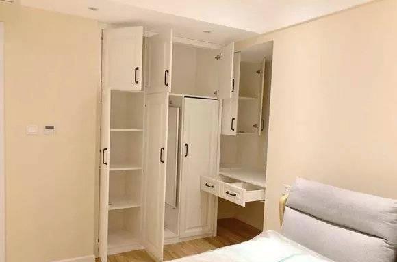 堂姐在城里打拼几年,愣是挣出套98㎡两居,装修也时尚,真有出息