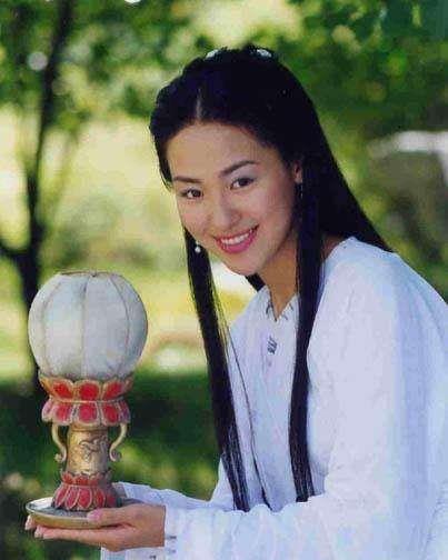 沈傲君|沈傲君：与聂远在一起10年有欢笑有泪水，嫁给乾隆后裔丈夫很幸福