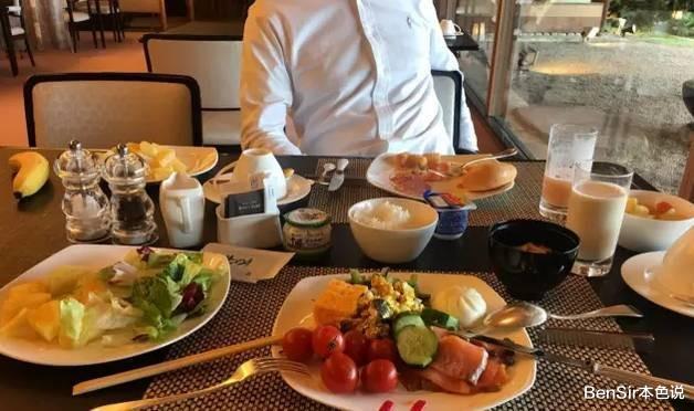 |奇幻泰国的奇葩网红：创办傍大款培训班，炫超过5000名富豪约会记录