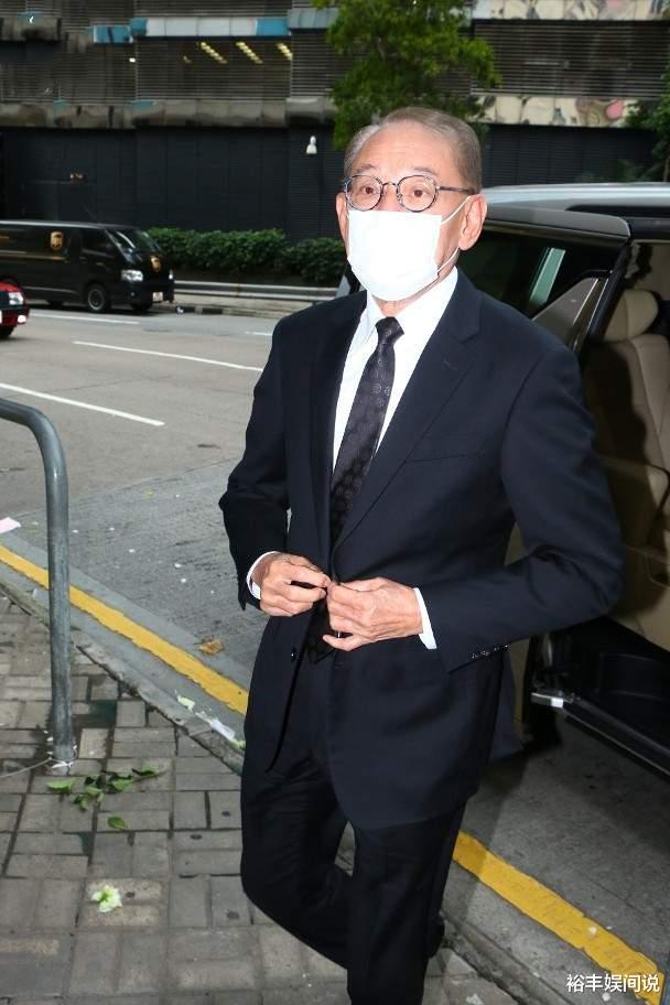 郭富城|一路走好！郭富城经纪人小美的父亲不幸去世，郭富城携妻女拜祭