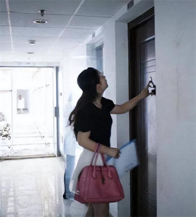 ?2016年,兰州一名女销售员因太漂亮,被顾客惦记,最终酿成了悲剧