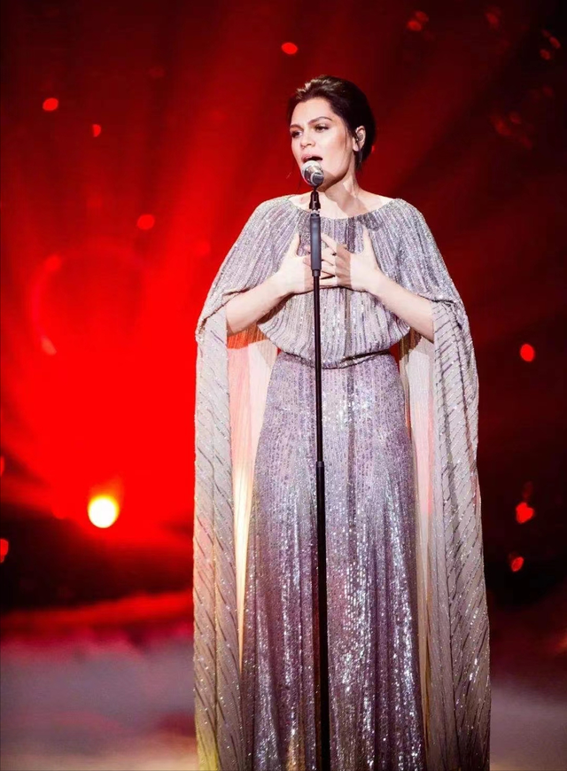 我是歌手|《我是歌手》8位冠军现状：有人游艇美女相伴，有人退圈成普通人