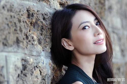 香水 女生的4个习惯，久了身上会自带“体香”，让人忍不住想靠近