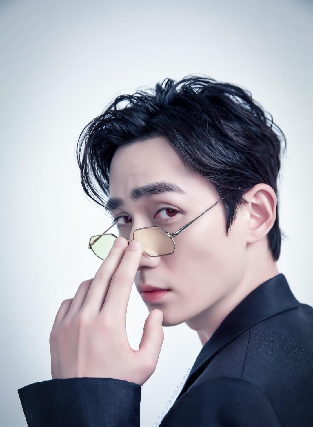 朱一龙|气质青年男星，朱一龙、杨洋上榜，有你心仪的他吗？