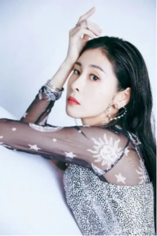 张碧晨|“母凭子贵”张碧晨：为爱生女获2亿补偿，为何华晨宇不愿娶她？