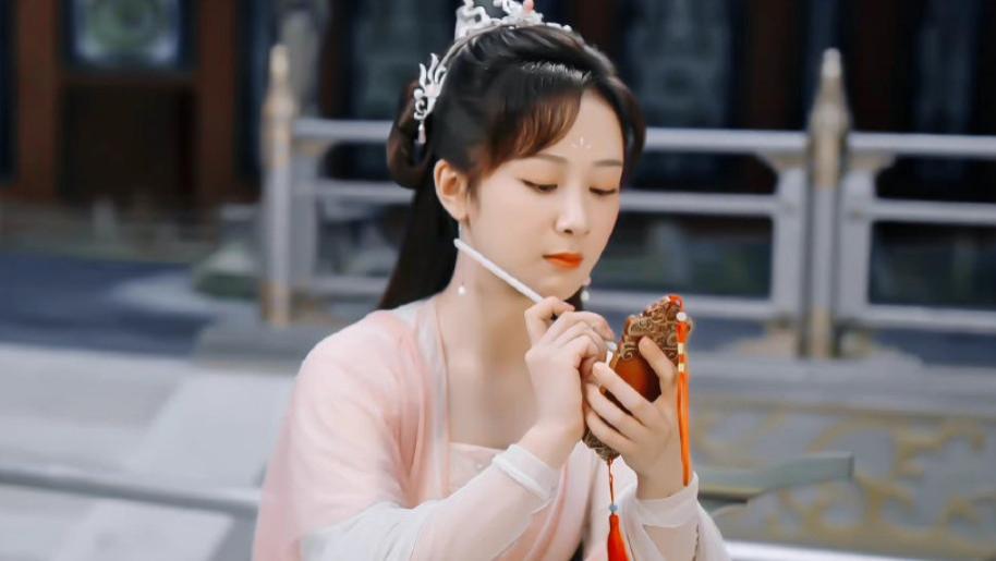 赵丽颖|都说寡淡风古装不好看，可我却被《与凤行》里的赵丽颖给惊艳到了