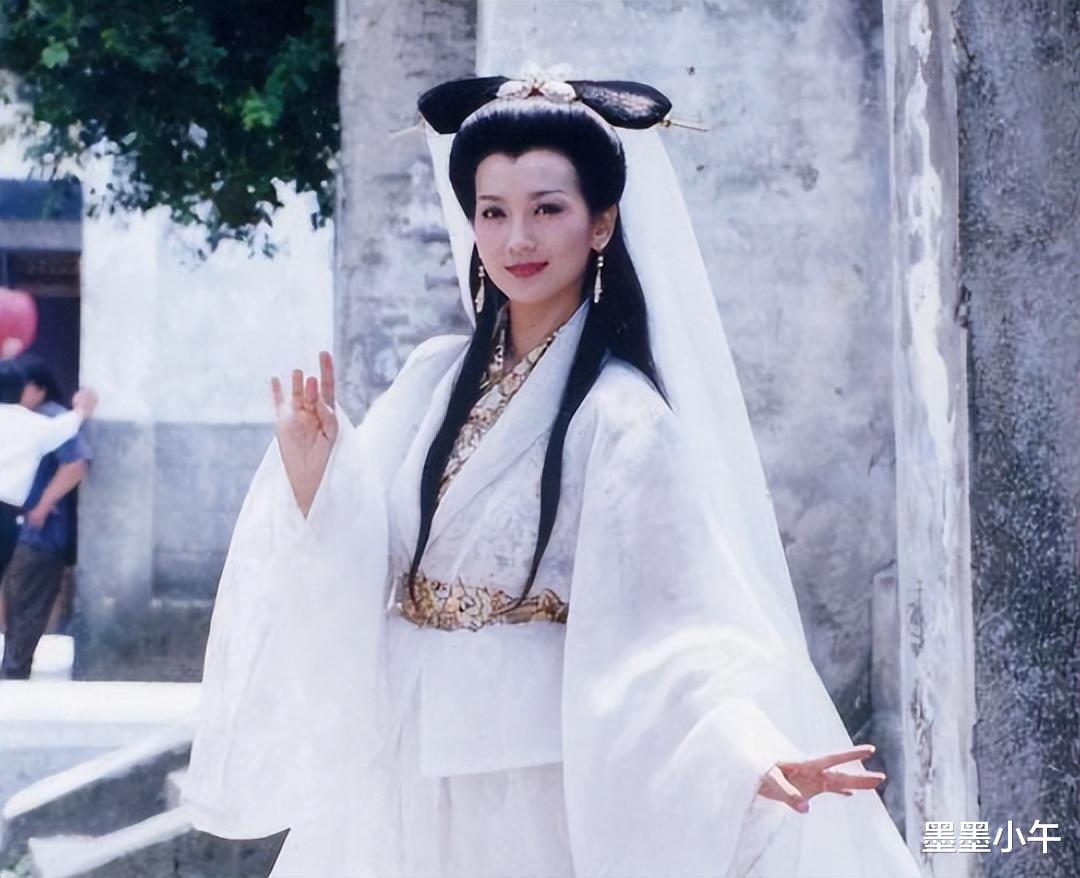 赵雅芝|赵雅芝:带两个儿子再婚被宠成公主,幸福背后没你想得那么简单