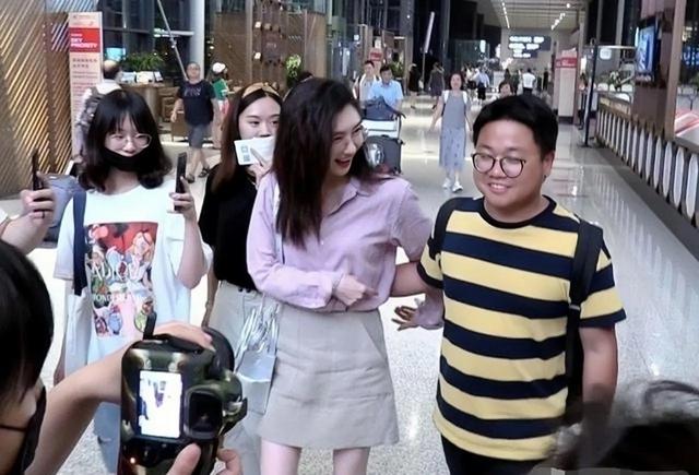 江疏影|江疏影：西装加短裤，老外也扛不住