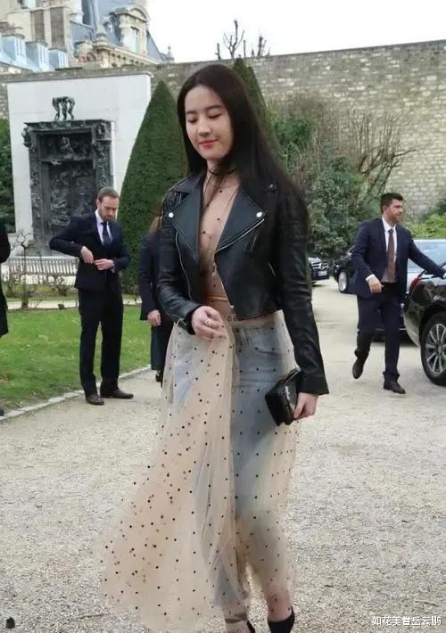 刘亦菲|刘亦菲近照又胖了,肚腩明显仙气不在,网友:但还是很美的