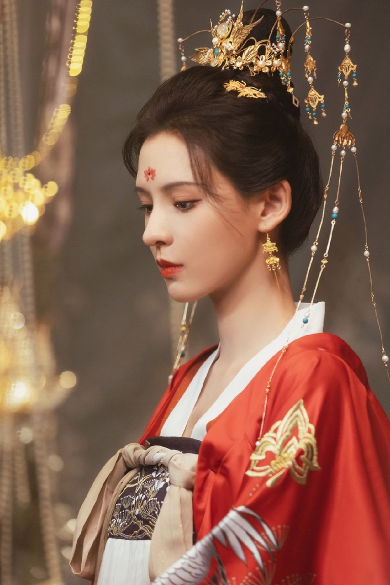 张予曦|靠一个双角色爆火B站,张予曦的颜值多能打?简直为古装而生