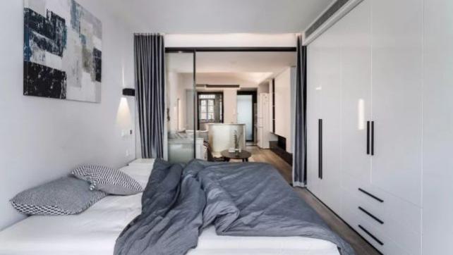 50㎡长条形单身公寓，简简单单的装修，小户型也能温馨又幸福