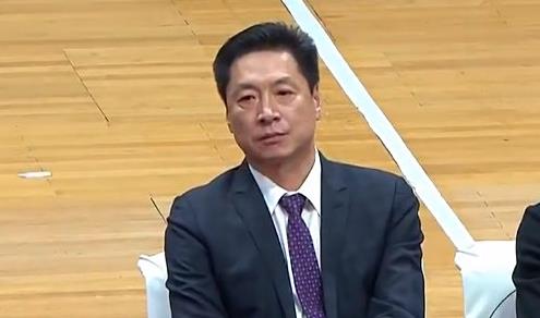 辽宁男篮|郭艾伦缺阵赵继伟多管闲事，辽宁大胜复仇上海，李春江全程黑脸