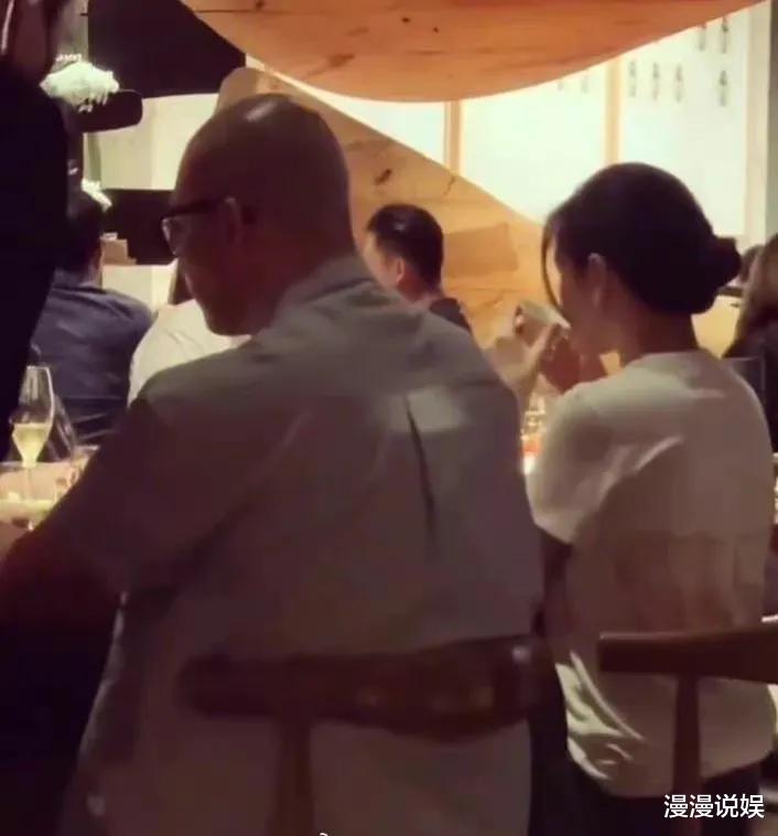 大S|大S带具俊晔见亲友照片曝光，小S伴随左右，欧巴光头造型很亮眼