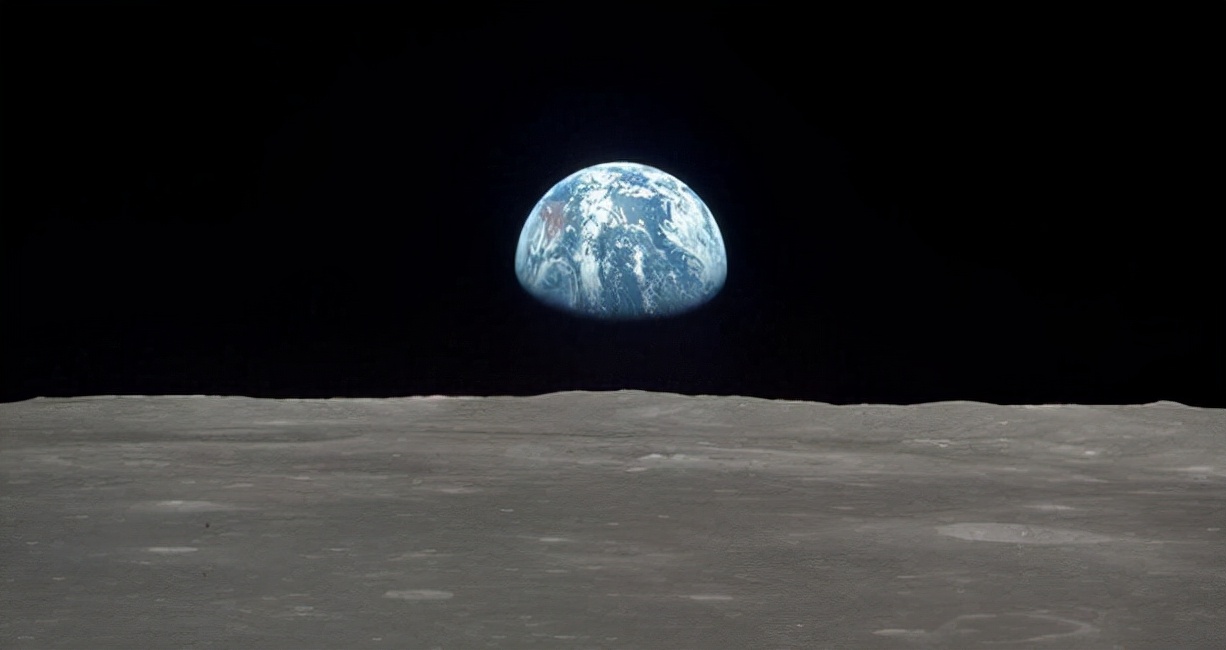 太璀璨了,国际空间站首次曝光与星空合影照,以前为啥都是黑的?