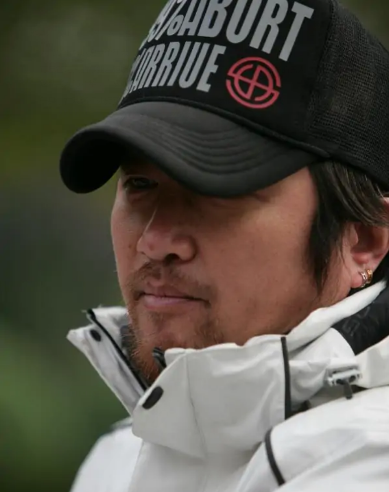 王茜华|王茜华：为拍戏流产、打美容针，41岁二婚嫁导演，43岁做高龄产妇