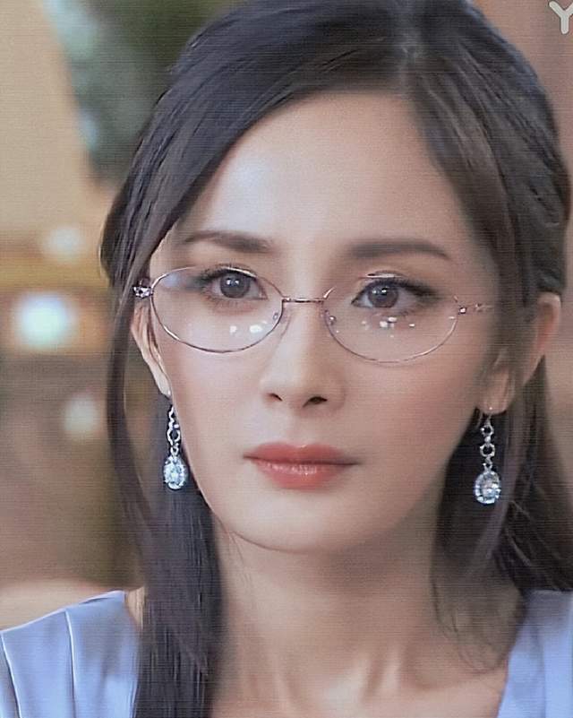 美丽|带上眼镜的杨幂美丽又性感