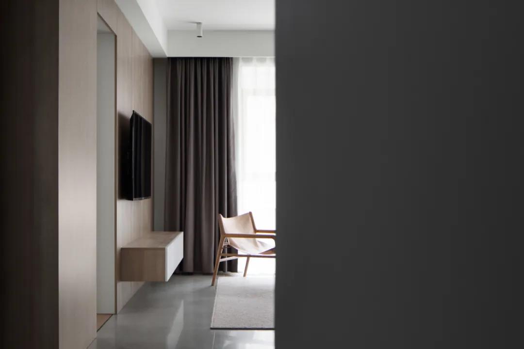 118㎡盐系三居,整墙收纳+办公区,太高级了!