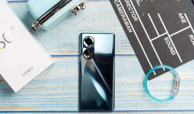 荣耀|荣耀爆款降价1200元,1亿主摄4000mAh电池,性价比超强