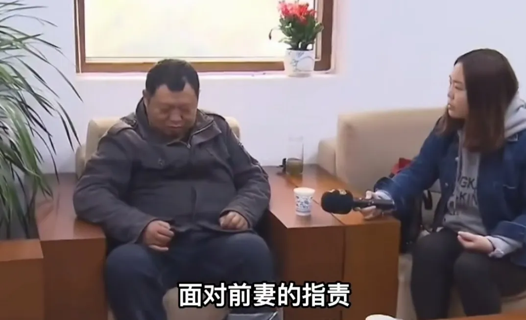 38岁男子,曾是金牌销售,年分红高达20万,可他却把钱全都给妹妹