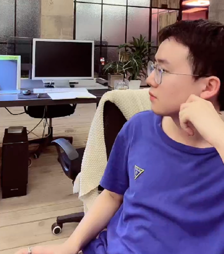 hr|985男生录视频哭诉,选错专业后被HR告知,自己只值4千元工资