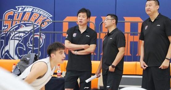 上海男篮|正式确定！国字号教练替代李春江 出任上海男篮临时主帅